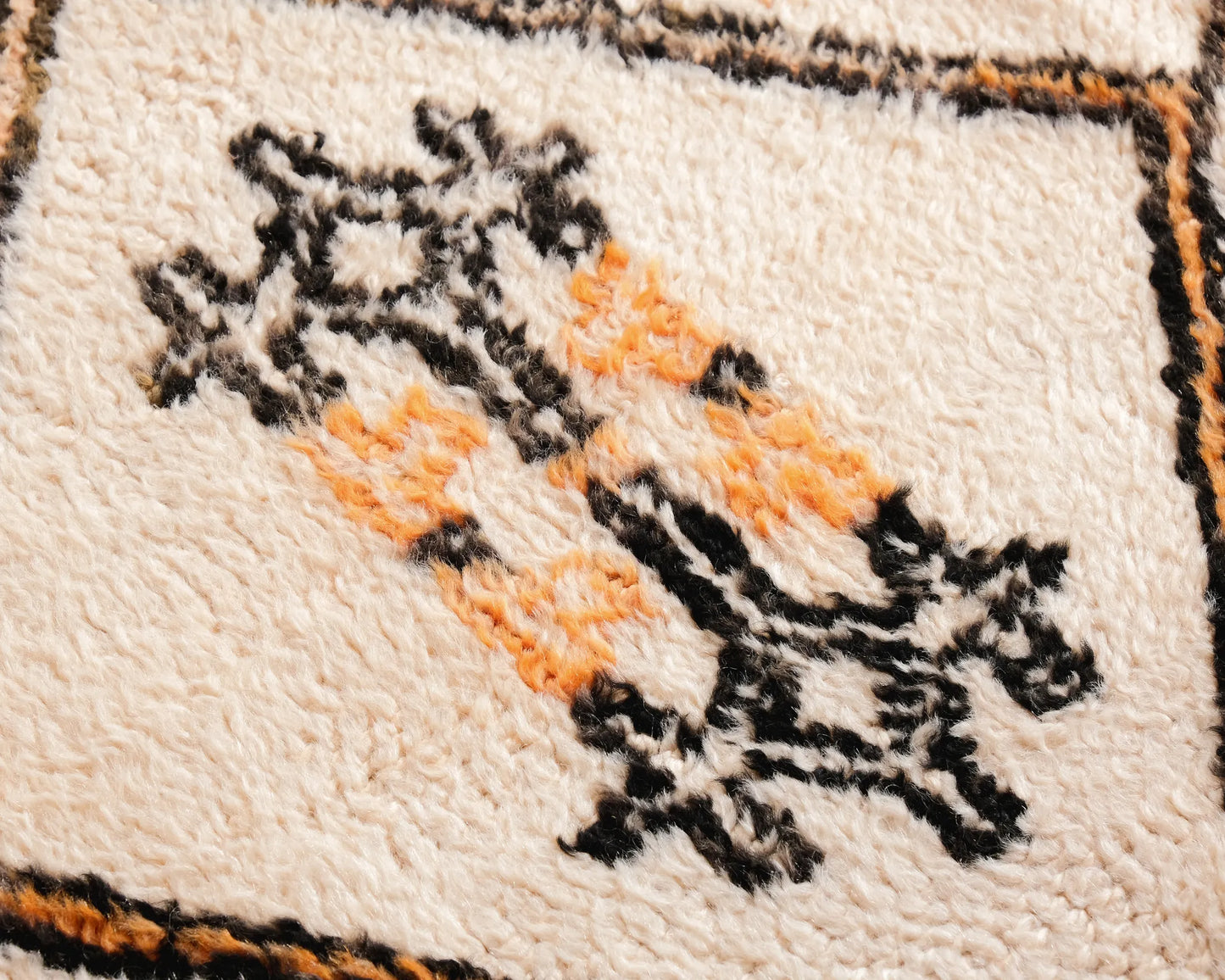 Vintage Moroccan Rug 5'6" x 9'4" – Ref. 4143